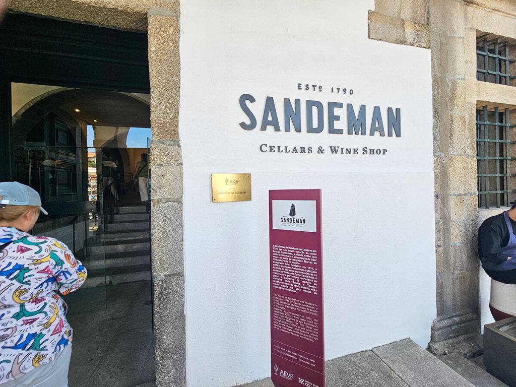 【葡萄牙-波多】Sandeman酒莊導覽|加亞新城酒窖品酒體驗+波特酒介紹 葡萄牙波多杜羅河畔酒莊sandeman