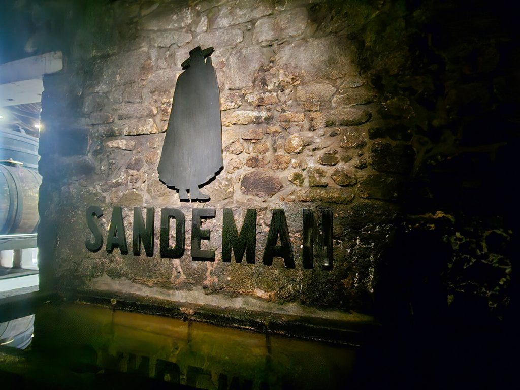 【葡萄牙-波多】Sandeman酒莊導覽|加亞新城酒窖品酒體驗+波特酒介紹 葡萄牙波多杜羅河畔酒莊sandeman