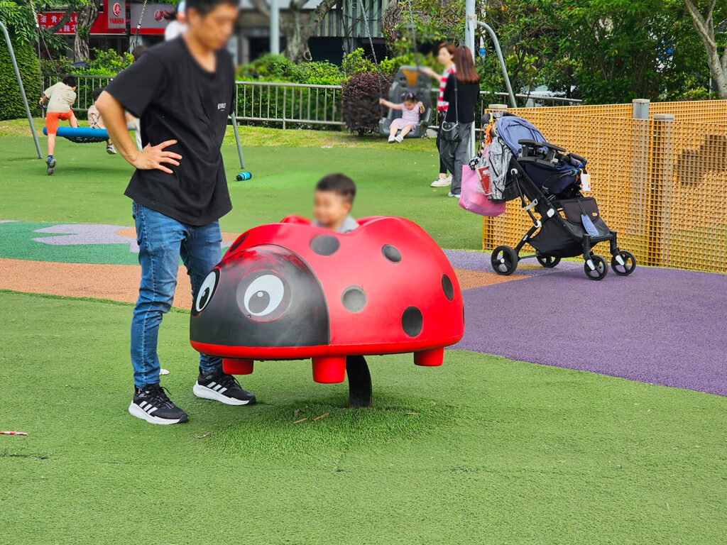 花博公園 舞蝶共融遊戲場扭扭區