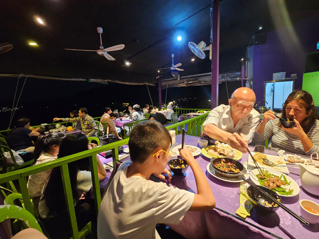 貓空景觀餐廳超人氣美食茶餐廳四哥的店