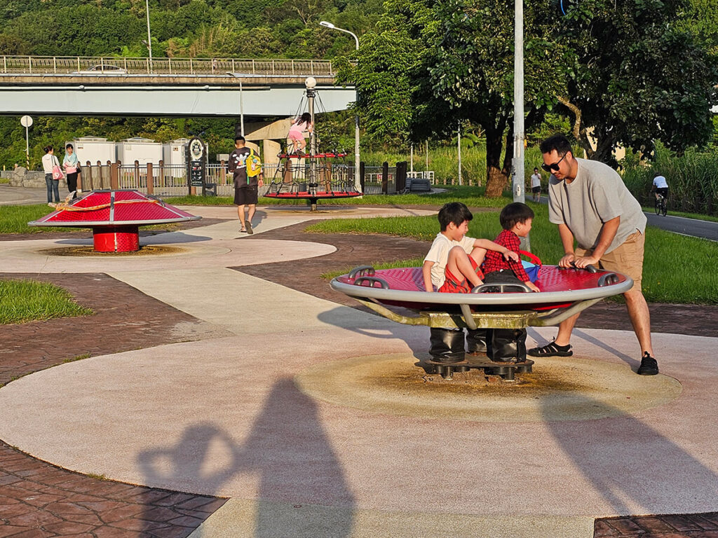 木柵道南河濱公園