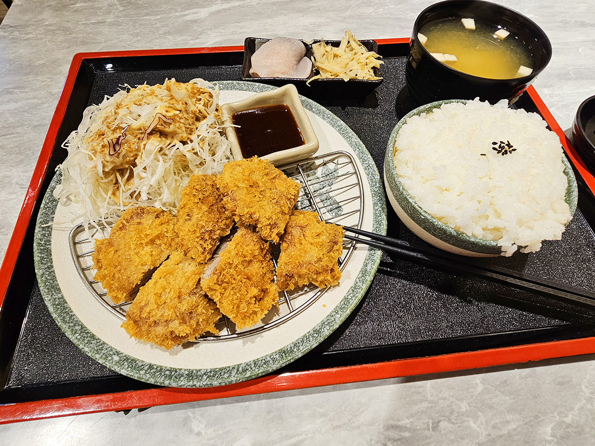 築本屋腰內豬排定食丼飯