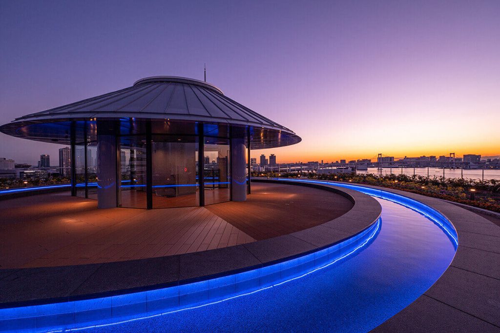 頂樓「10F展望足湯庭園」