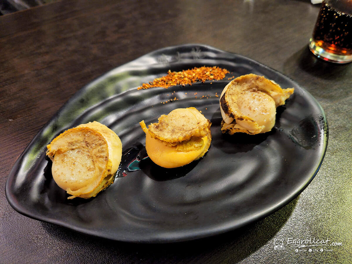 【基隆美食】噴火龍黑木炭烤|平價串燒、炭火燒烤、海鮮一次吃 噴火龍黑木炭烤