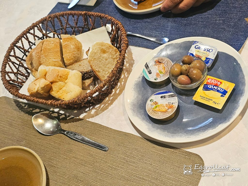 【葡萄牙美食】O Buraco|阿維羅巷弄裡的在地風味餐館 經典的葡式歐式前菜(Couvert)